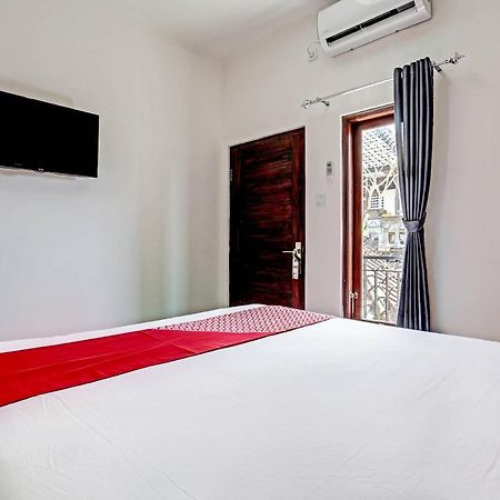 Oyo 91080 Kubu D&D Guesthouse スミニャック エクステリア 写真