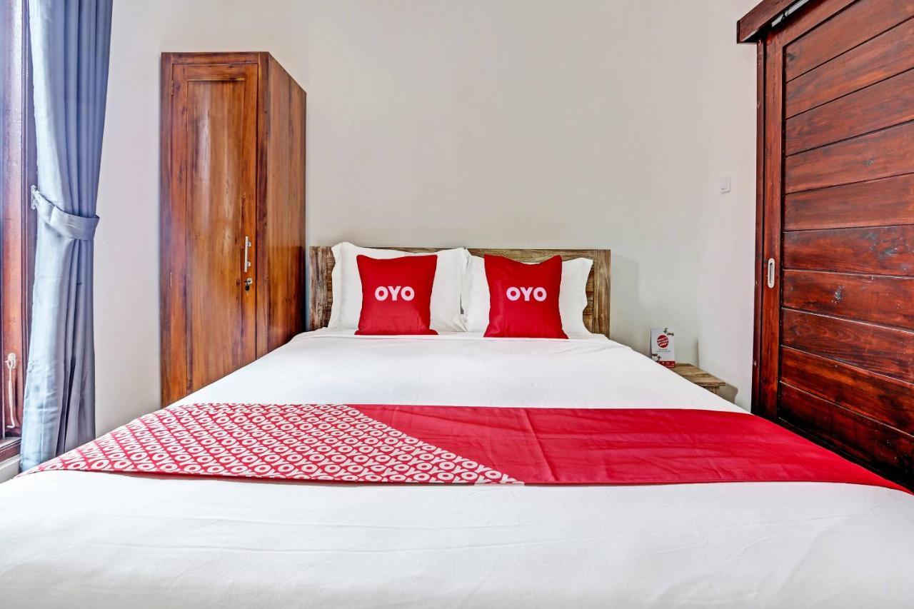 Oyo 91080 Kubu D&D Guesthouse スミニャック エクステリア 写真